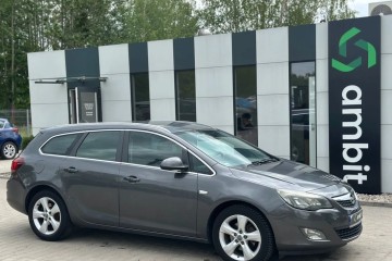2.0CDTi 160KM 2011r. auto zarejestrowane i ubezpieczone w Polsce.